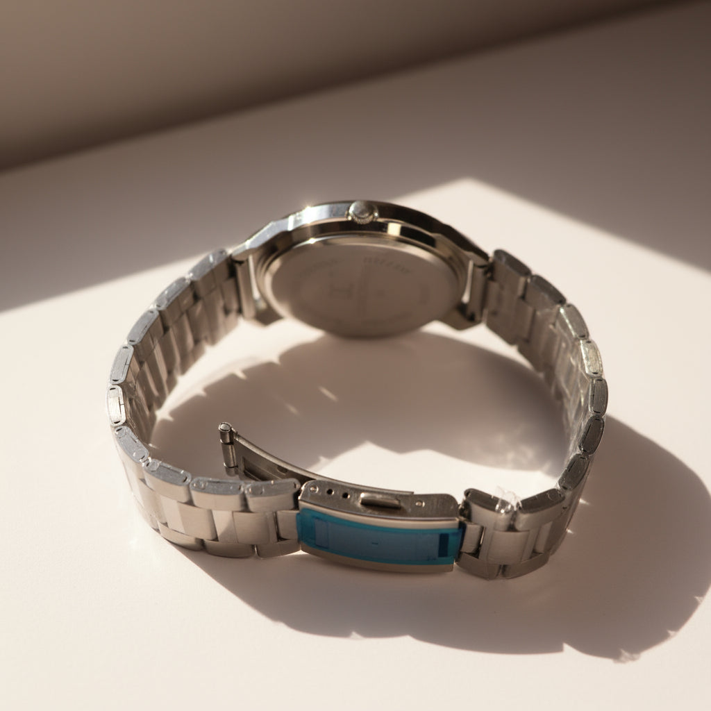 Decent Choice Men's Quartz Watch with Blue Dial and Stainless Steel Bracelet