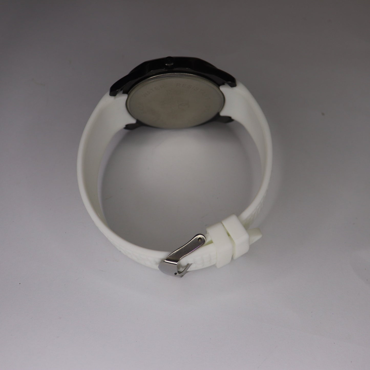 Sleek White and Black Watch for Men – Perfect for Everyday Wear