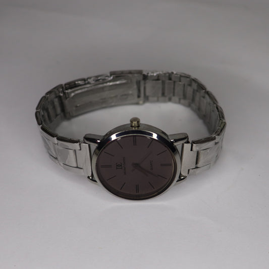 Stylish Women's Decent Choice Quartz Watch - Timeless Elegance for Every Occasion