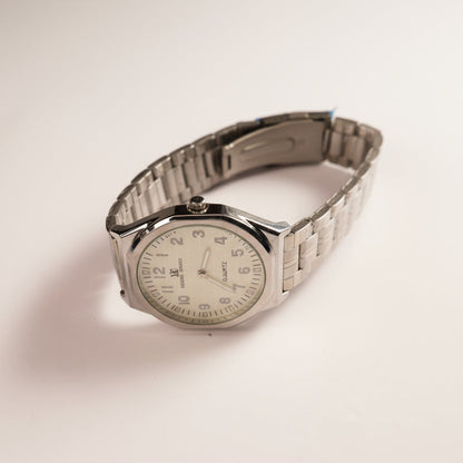 Decent Choice Quartz Stainless Steel Watch – Classic & Durable Design
