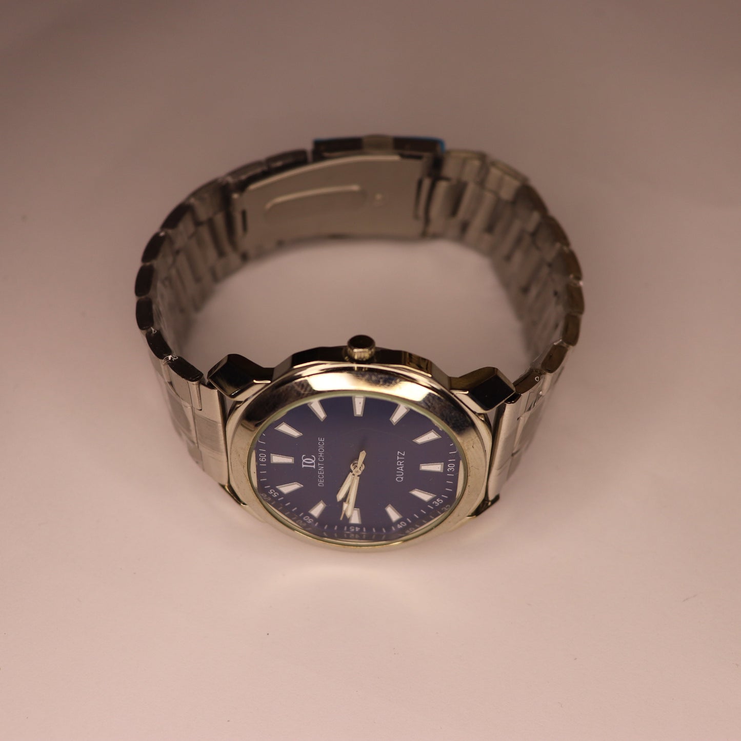 Decent Choice Men's Quartz Watch with Blue Dial and Stainless Steel Bracelet