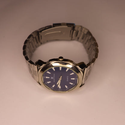Decent Choice Men's Quartz Watch with Blue Dial and Stainless Steel Bracelet