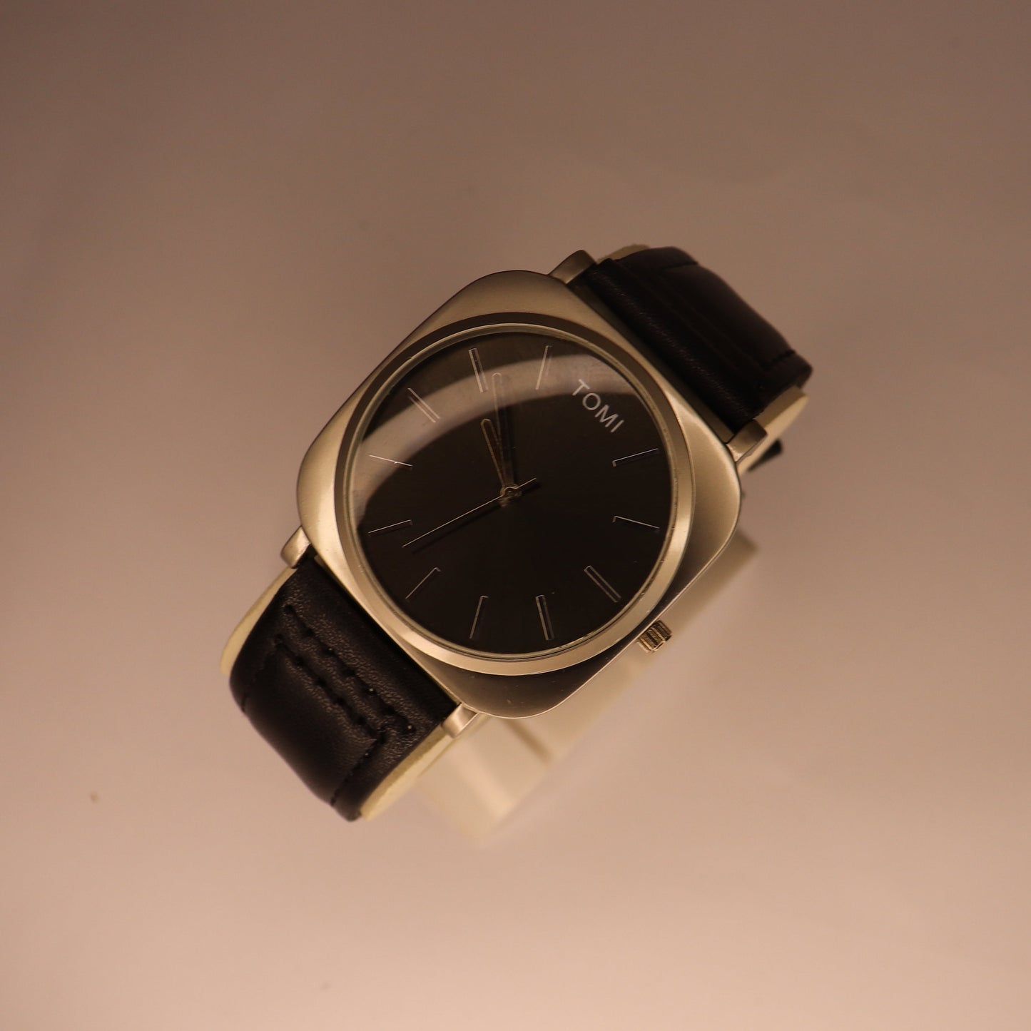 TOMI Classic Leather Strap Watch – Black Dial