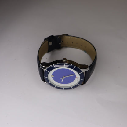 Xcellent Classic Blue Dial Leather Strap Watch