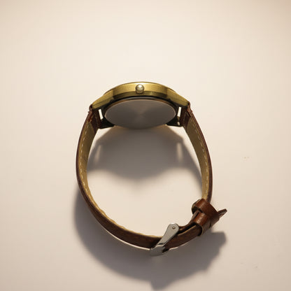 Benzer Fashion Watch – Brown Leather Strap with Unique Design