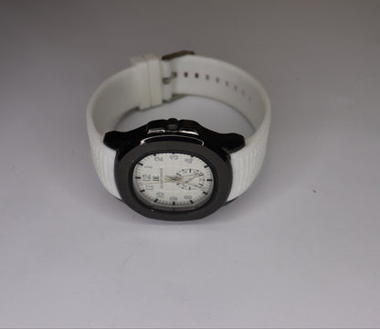 Sleek White and Black Watch for Men – Perfect for Everyday Wear