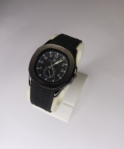 Decent Co. Men's Black Analog Watch with Rubber Strap