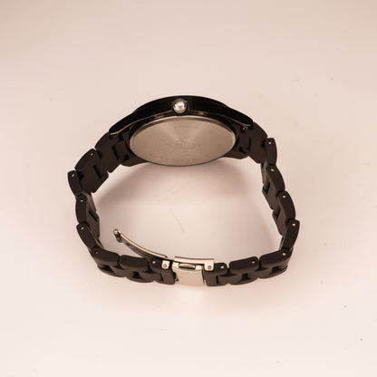 Sleek Black Chronograph Watch - A Perfect Blend of Style & Function