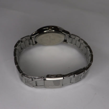 Stylish Women's Decent Choice Quartz Watch - Timeless Elegance for Every Occasion