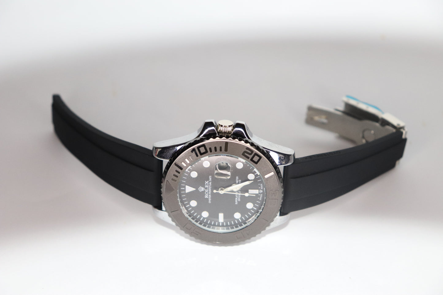 Rolex-Style Luxury Diver Watch – Black Dial & Rubber Strap