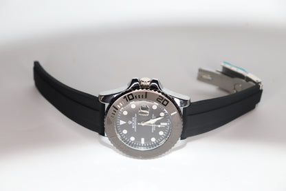 Rolex-Style Luxury Diver Watch – Black Dial & Rubber Strap