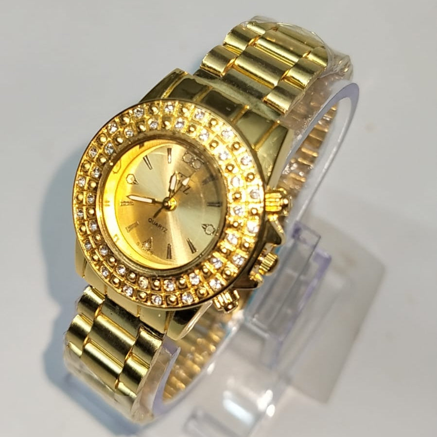 Luxury Gold-Plated Analog Quartz Watch for Women | Crystal-Studded Bezel | Elegant Metal Strap | Fashion Wristwatch